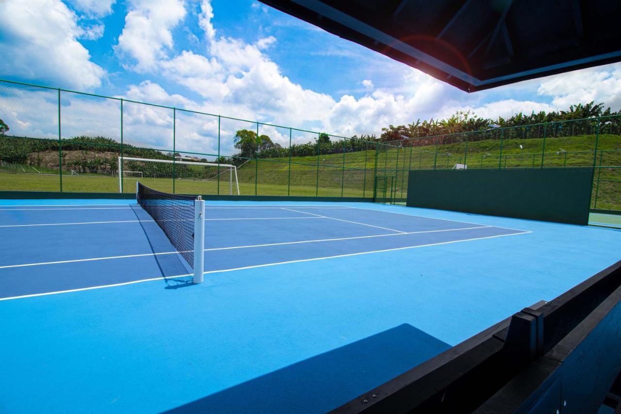 Hotel Campestre Las Camelias Pueblo Tapao Exterior photo Tennis court at the University of Roehampton