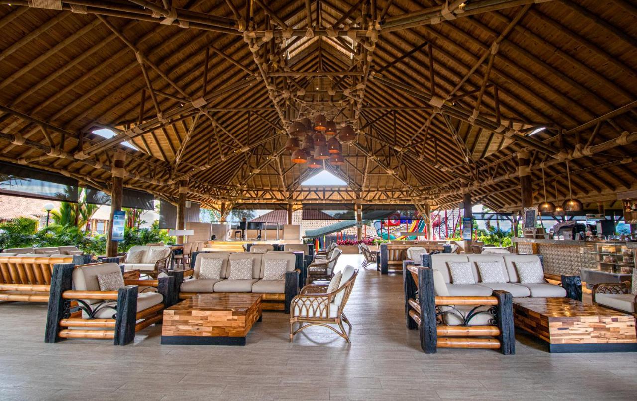 Hotel Campestre Las Camelias Pueblo Tapao Exterior photo Interior of the airport