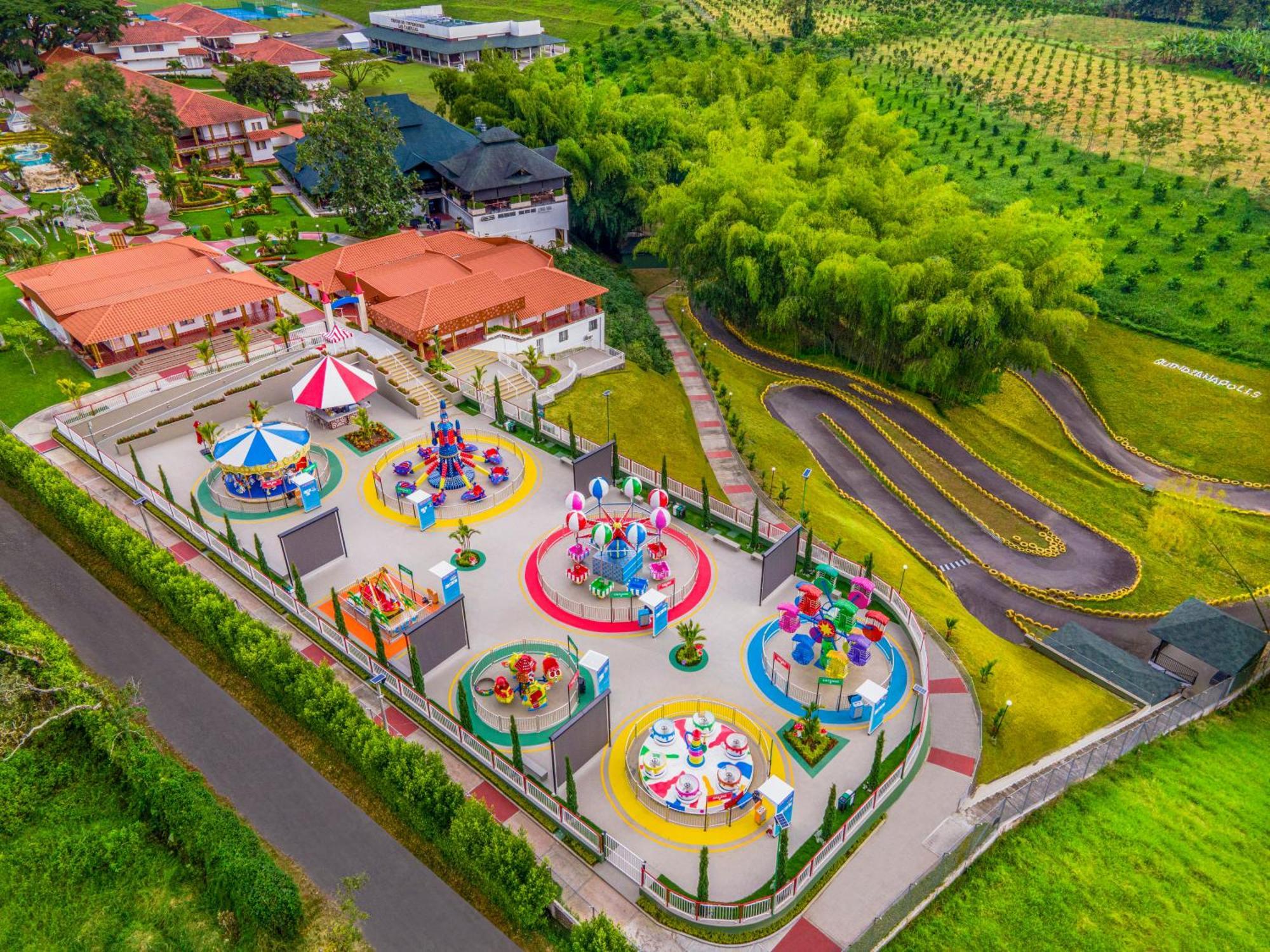Hotel Campestre Las Camelias Pueblo Tapao Exterior photo Aerial view of the park